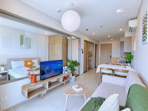 Premium The Song Apartment - Near Sea - Free Swimming Pool - image 3