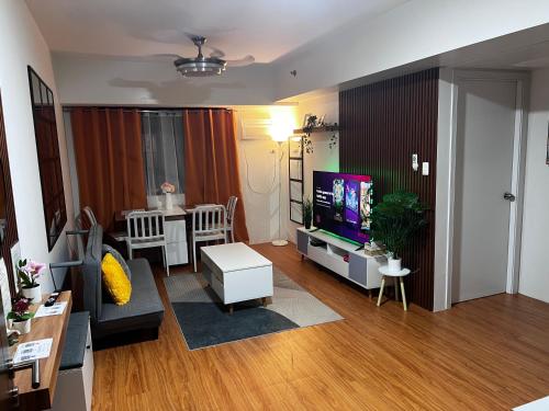 Family Haven Tagaytay - 6 Pax - Taal View - Full Kitchen - FAST Wi-Fi