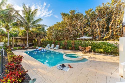 Iekārtas, 3435 S Highway A1A in Melburnas pludmale (FL)