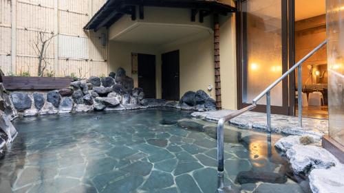 baie în izvor termal, HOTEL nehako in Hakone