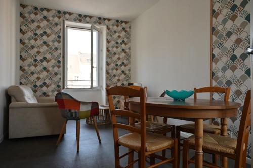 . Appartemment T3 (2 chambres) cœur de Candé WIFI