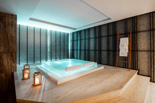 熱水浴缸, 吉隆坡城市中心鉑爾曼公寓酒店 (Pullman Kuala Lumpur City Centre Hotel and Residences Hotel) in 武吉免登