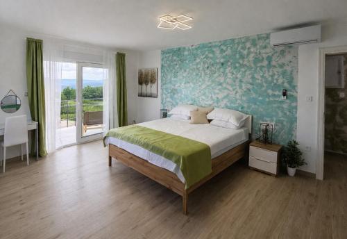 Entire Vacation Home - Heated Pool,Jacuzzi & Sauna in Grimalda