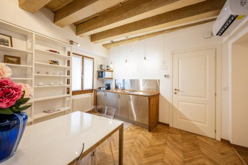 Paruta Corte Nascosta Apartment - image 11