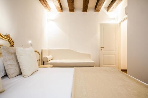 Paruta Corte Nascosta Apartment - image 9