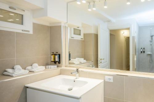 Paruta Corte Nascosta Apartment - image 3