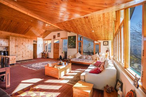 The Himalyan plum tree cottage in Bashkola