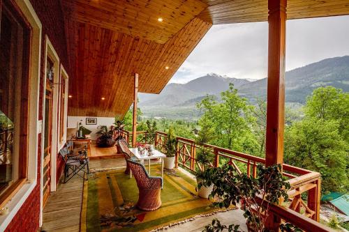 The Himalyan plum tree cottage in Bashkola