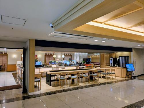 Restaurant, Hotel Hokke Club Hiroshima in Hiroshima