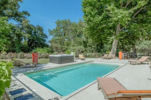 Villa de Maitre au sein d'un magnifique domaine in Saint-Victoret