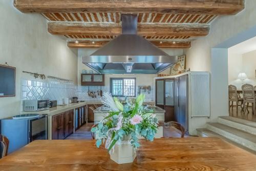 Villa de Maitre au sein d'un magnifique domaine in Saint-Victoret