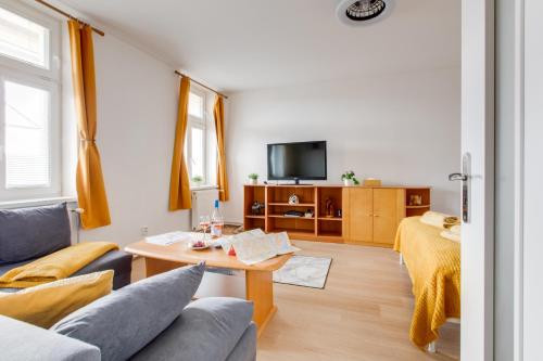 Sunshine Apartment near the City center 1