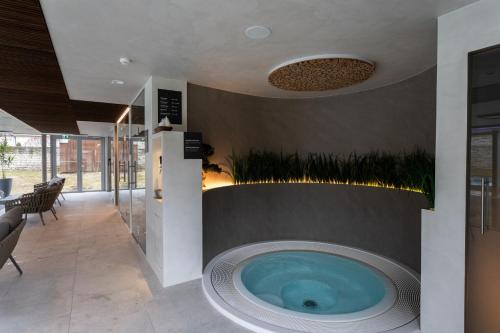 熱水浴缸, 喬安設計水療酒店 (Johan Design & SPA Hotel) in 庫雷撒勒