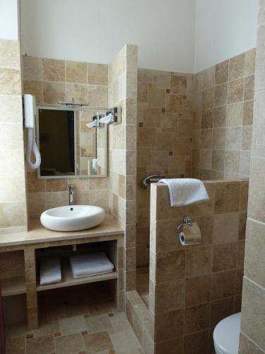 HOTEL LE CASTELET DES ALPILLES