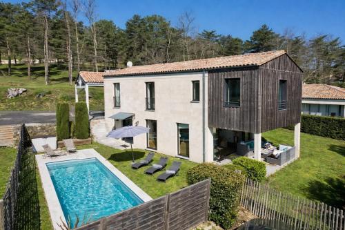 Villa St Andrews sur le Golf de Saint-Emilion in Castillon-la-Bataille