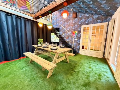 La Récréation, duplex pour jouer, et cinéma privé (La Recreation, duplex pour jouer, et cinema prive) in 色當