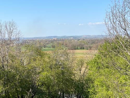 Appartement neuf & écologique à la campagne (Appartement neuf & ecologique a la campagne) in ลาโวร์