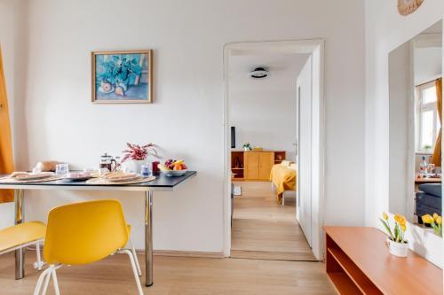 Sunshine Apartment near the City center - image 9