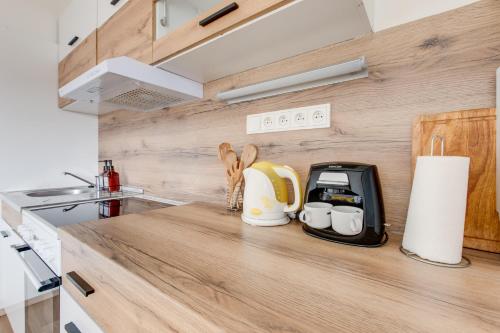 Sunshine Apartment near the City center - image 5