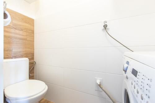 Sunshine Apartment near the City center - image 14