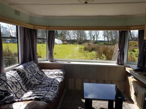 2 bed-Sleeps 4-Free Parking-Pet Friendly in Castlerea