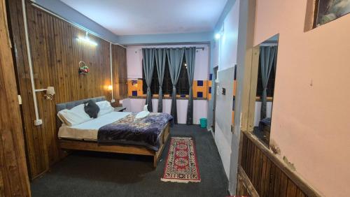 Rainbow Guest House in Sonada