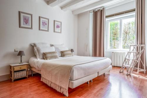 Appartement de charme 4 p dans résidence avec piscine avec piscine 5 mn Amboise - RESTRIE AMBOISE (Appartement de charme 4 p dans residence avec piscine avec piscine 5 mn Amboise - RESTRIE AMBOISE) in Poce Sur Cisse