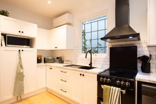 Modern & Cozy 3BR Terrace in Zetland in Zetland