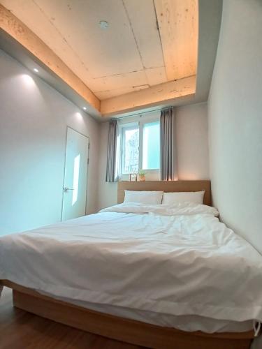 Soda Stay, Seoul Station Room Type - Premier City View Room