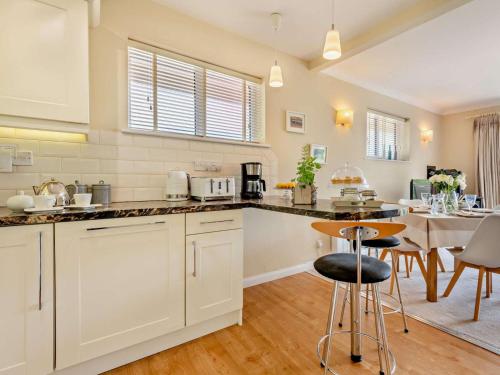 Iekārtas, 3 Bed in Fordingbridge oc-56431 in Godshill