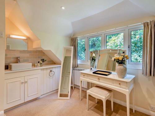 Iekārtas, 3 Bed in Fordingbridge oc-56431 in Godshill