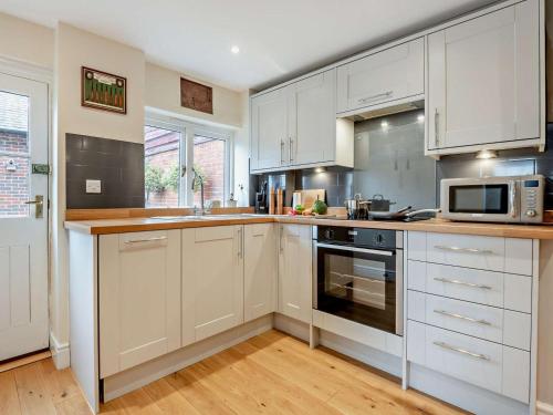 Iekārtas, 3 Bed in Stockbridge oc-94143 in Nether Wallop