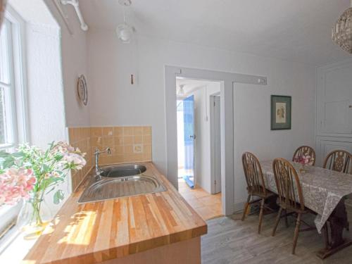 Facilities, 3 Bed in Borthwood oc-ic015 in Arreton and Newchurch