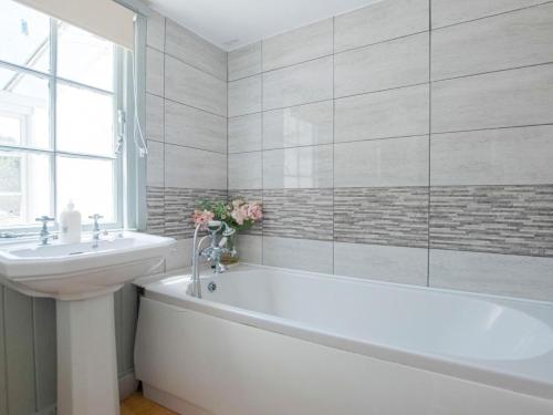 Facilities, 3 Bed in Borthwood oc-ic015 in Arreton and Newchurch