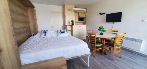 BLEUE OCEANE - Studio, Piscine commune - U65