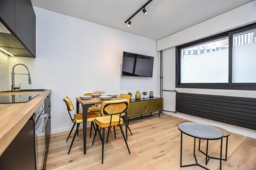 Welcoming apartment - 1BR4P - Arc de Triomphe - image 8