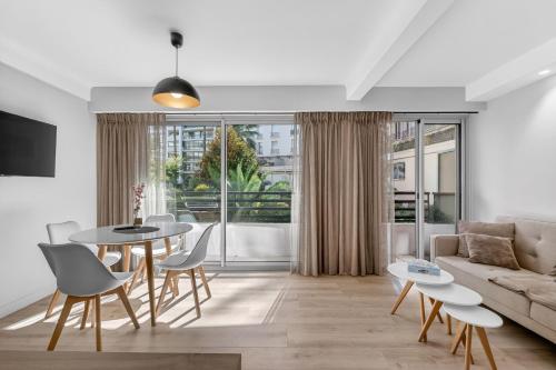 1 Chambre - Ascenseur - Climatisé - Balcon