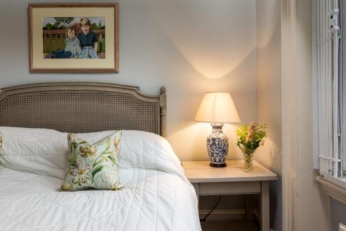 VESTO One Bedroom in Chelsea - image 3