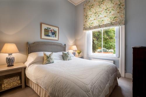 VESTO One Bedroom in Chelsea - image 4