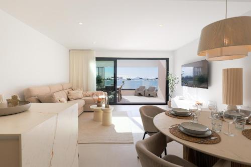 Nieuw Casa Santa Rosalia uitzicht op zwembad in Torre Pacheco