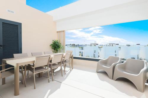 Nieuw Casa Santa Rosalia uitzicht op zwembad in Torre Pacheco