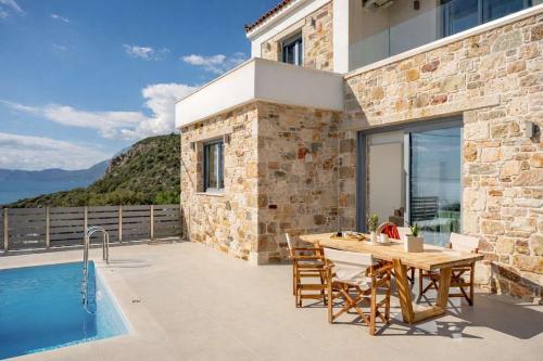 Villa Alexia - Private Pool & Panoramic Sea Views – khách sạn tại Ormos Koumeikon