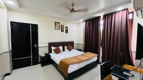 Aadhar Hotel - image 4