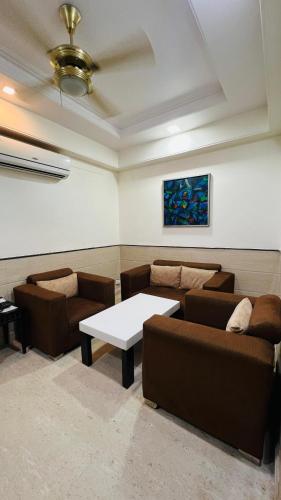 Aadhar Hotel - image 3