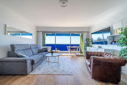 Sea view and Premium comfort with AC and WIFI