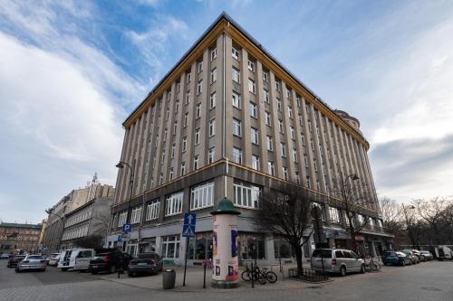 Rooms Nearto Main Square 2