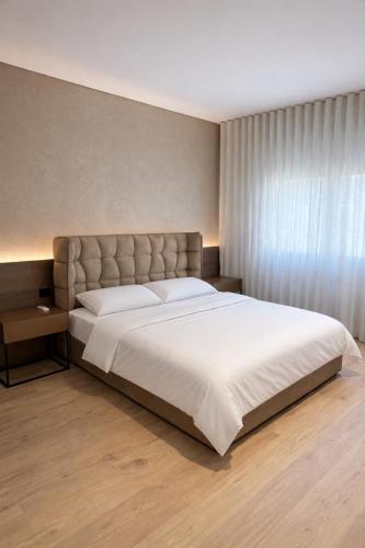 Skanderbeg Square Center Apartments, Tirana (photo 8)