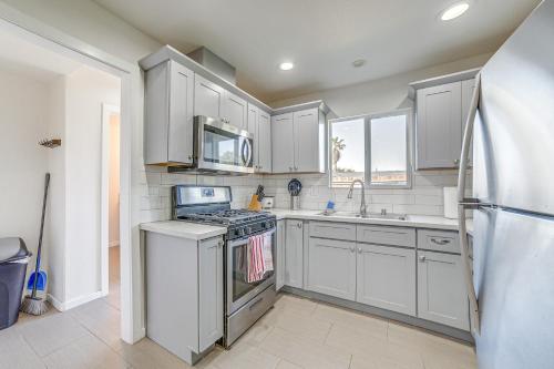 2 Mi to Dtwn Glendora! Pet-Friendly Extended Stay in Glendora