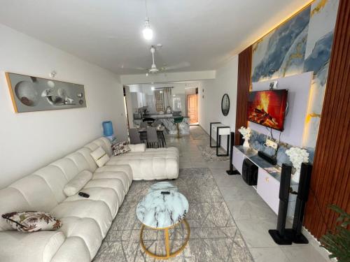 Cozy Coastal Getaway - Short walk to the beach – khách sạn tại Malindi