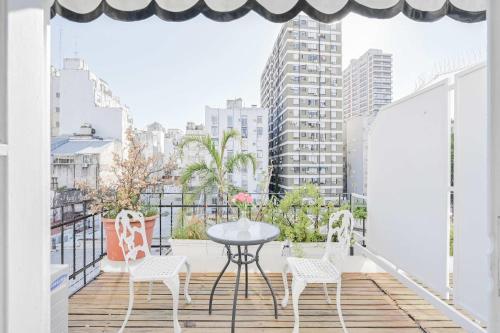 LDV Aparts 4E by MOT Rentals